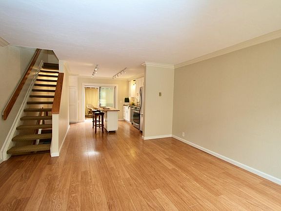 4th image of 8744 Villa La Jolla Dr Unit 38