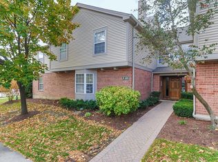 123 Willow Brook Ct APT 4, Schaumburg, IL 60195