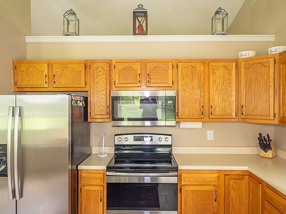 3rd image of 114 Sonoma Ct