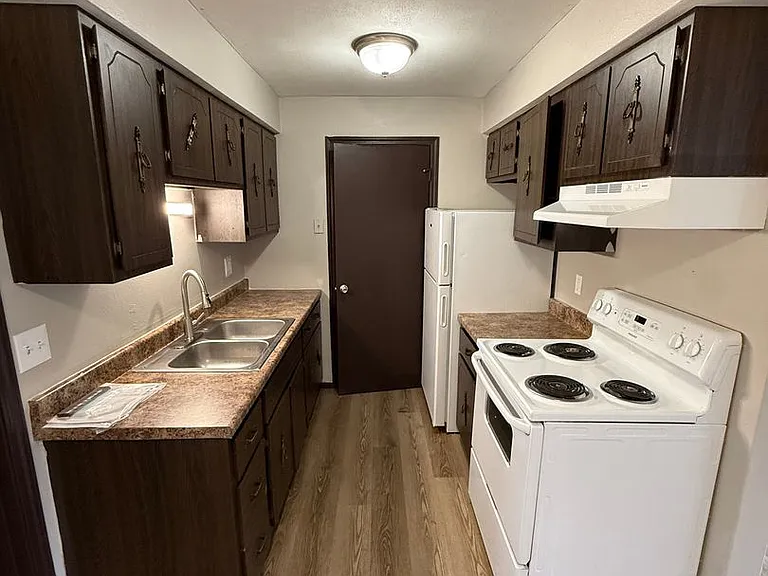 Brookside Apartments — Photo 5