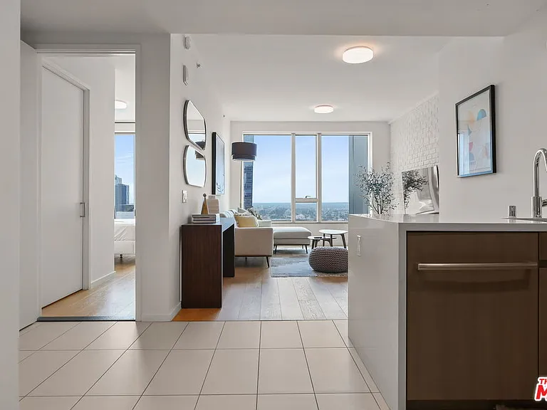 889 Francisco St #2602 — Photo 3