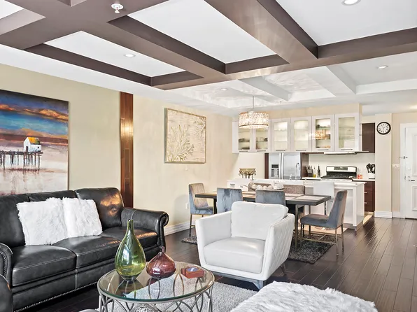 64-05 Yellowstone Boulevard image 3 of 6