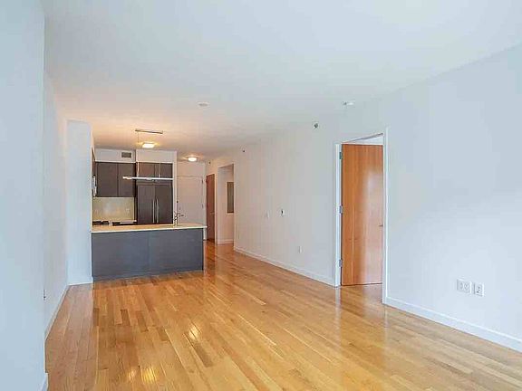 3rd image of 454 W 54th St APT 5H