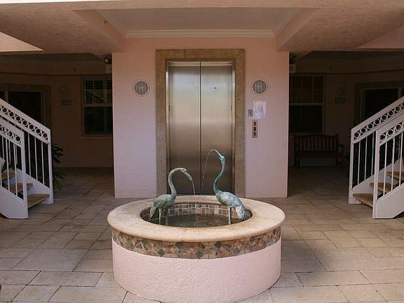 Courtyard to elevator