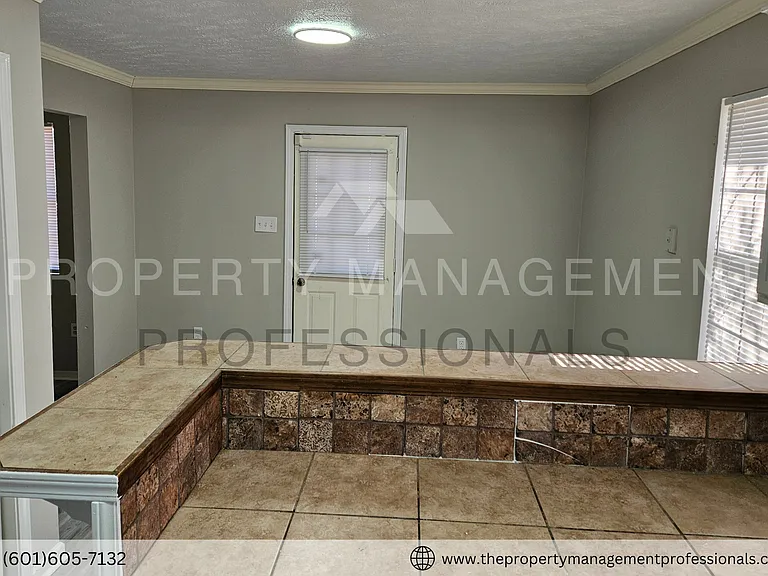 2814 Smith Robinson St — Photo 9