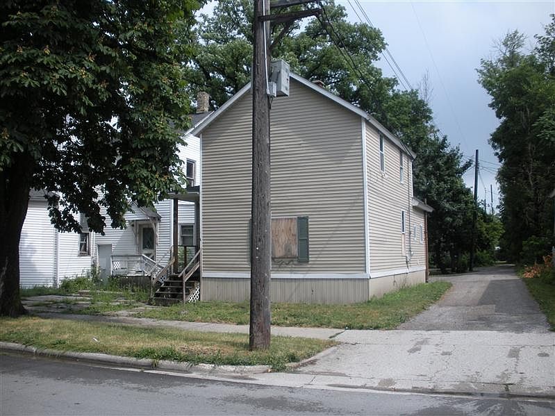 2nd image of 605 11th St
