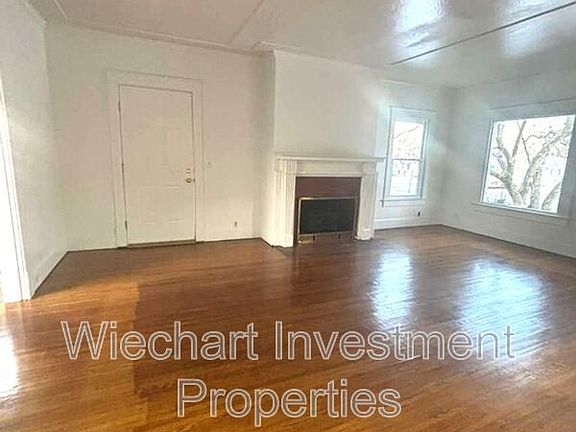 4th image of 1139 W Market St