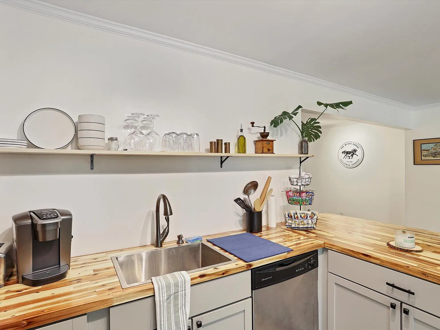 14 Summit Dr — Photo 2