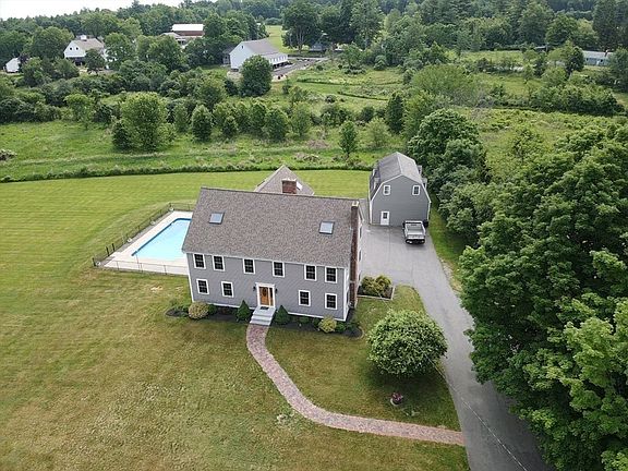 3rd image of 21 Randall Rd