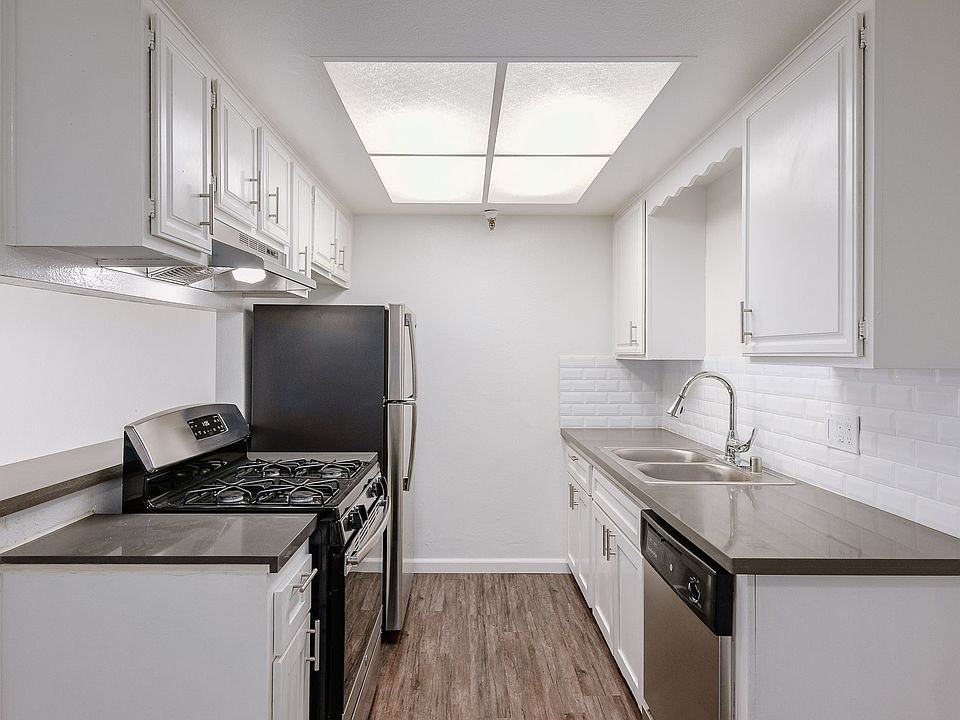 1st image of 11702 Menlo Ave APT 2