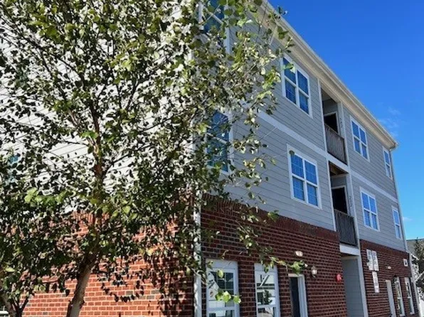 10 Club Connection Blvd #303, Clayton, NC 27527