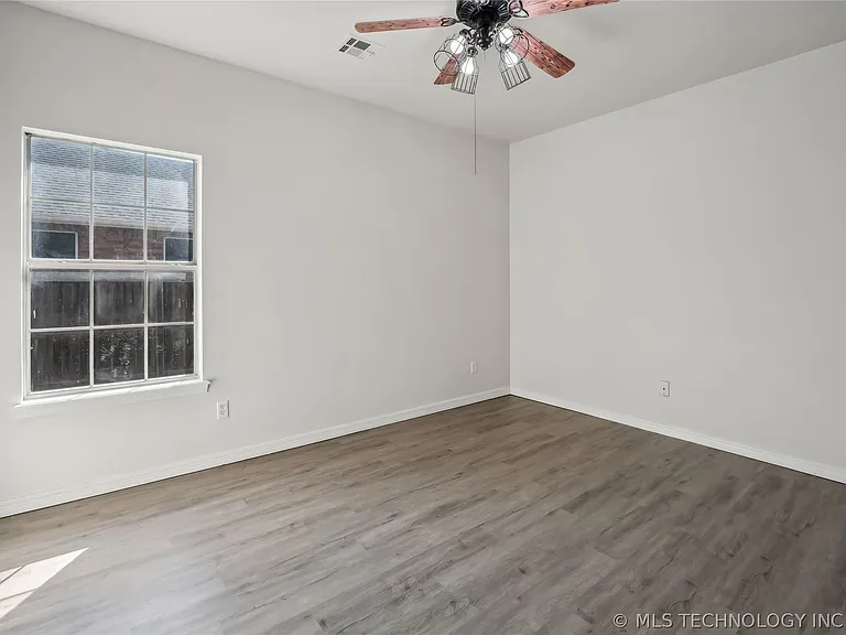 4308 W Broadway Ave N — Photo 27