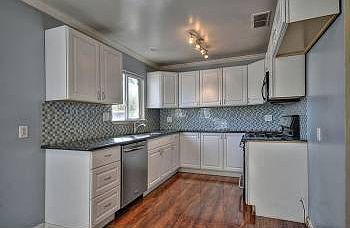 4th image of 1616 Wayland Ave