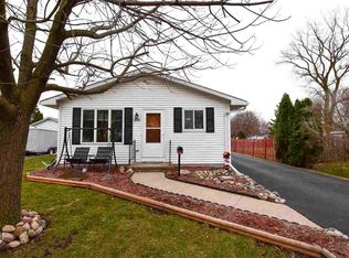 2334 Geneva St, Oshkosh, WI 54901