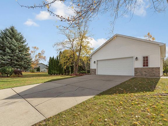 4th image of 875 Myers Dr NE