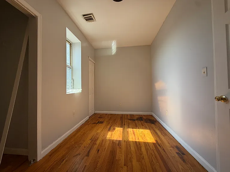 223 Hawthorne Ave #3 — Photo 11