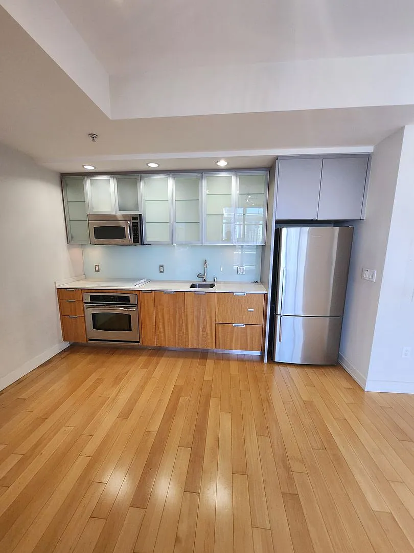 Gaslamp studio Condo (Alta) with Resort-Style Amenities — Photo 1
