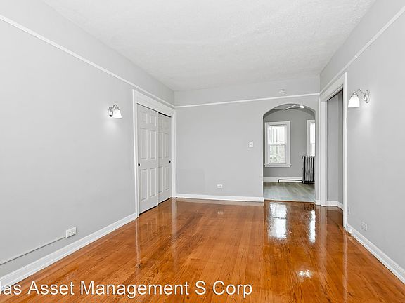 2nd image of 572 Forsythe Ave APT 6