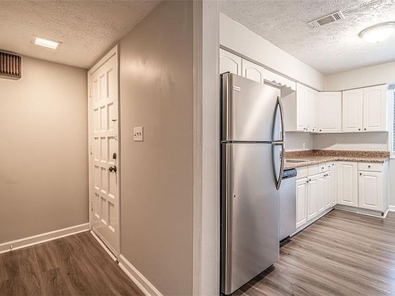 2nd image of 739 Somerset Ct