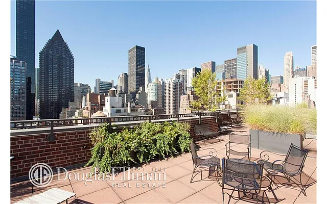 Sold by Douglas Elliman | media 15