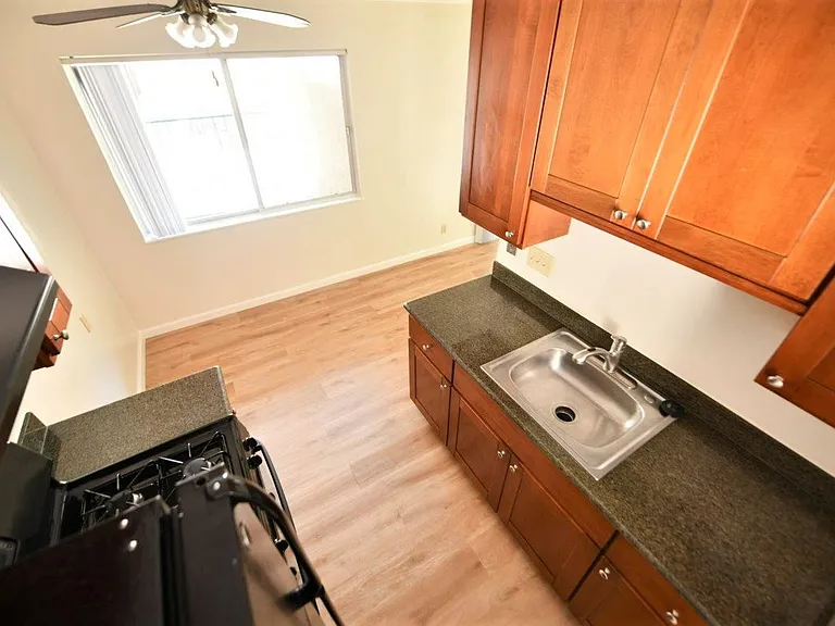 262 Vernon St — Photo 10