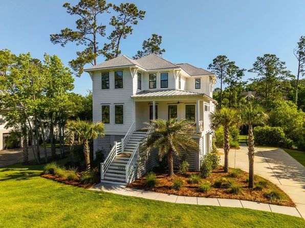 1443 Headquarters Plantation Dr, Johns Island, SC 29455