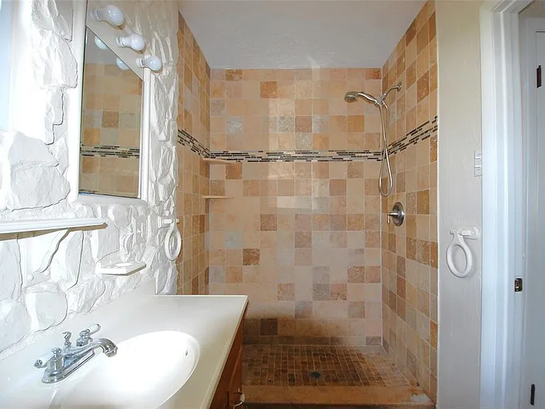 247 Short St — Photo 9
