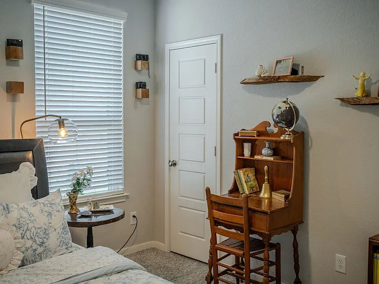 6921 Sulphur Ct — Photo 18