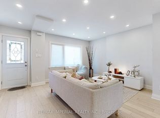 9 Lesmount Ave, Toronto, ON M4J 3V5