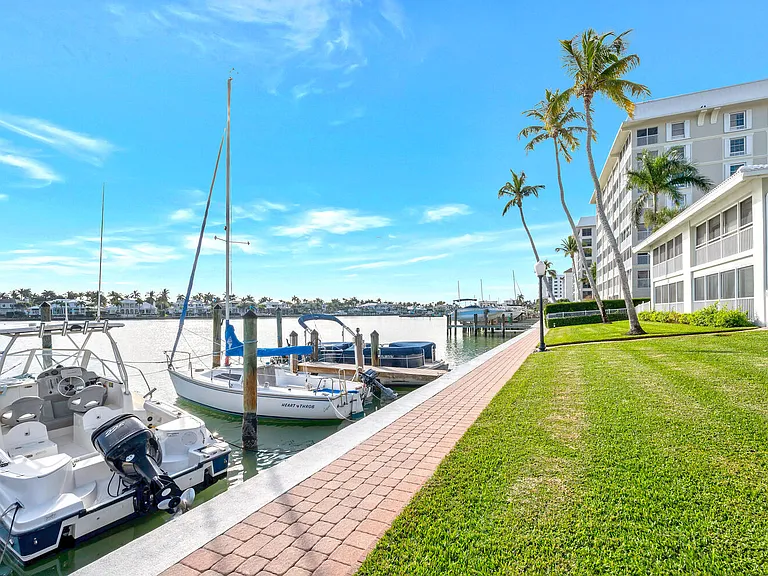 2800 Gulf Shore Blvd N #304 — Photo 37