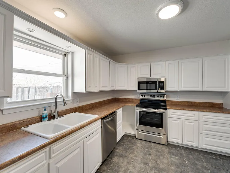 3132 Magill St — Photo 15