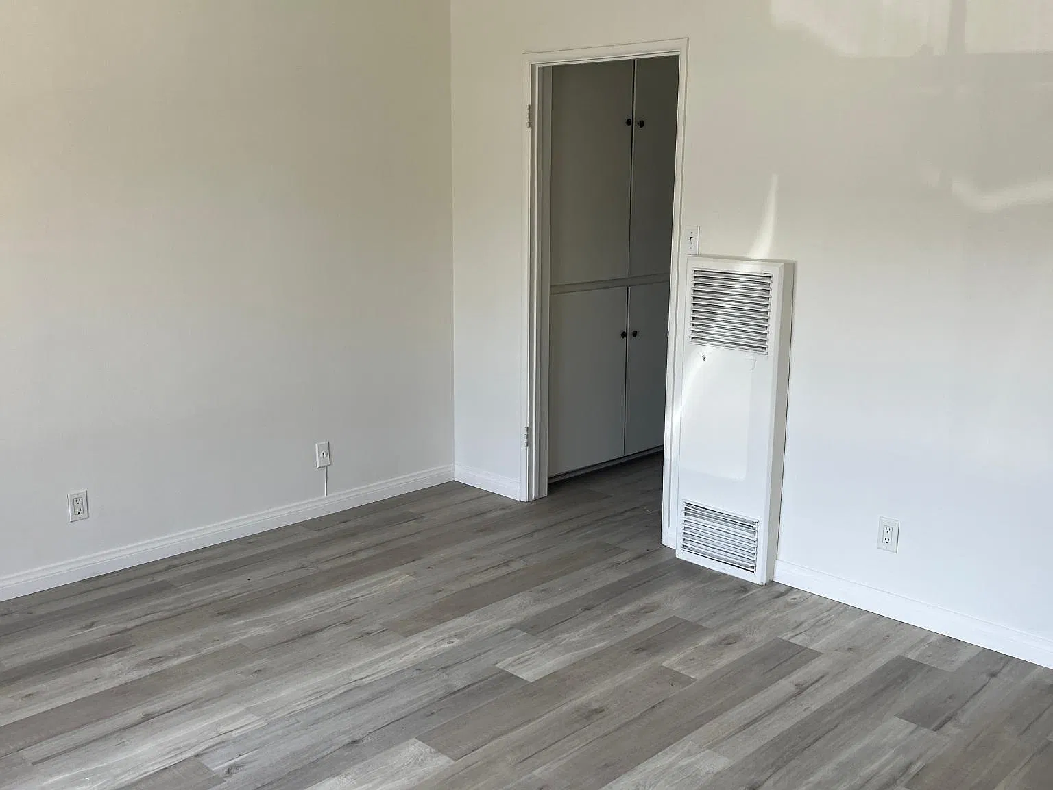 Studio, 400 sqft, $1,950 — Photo 2