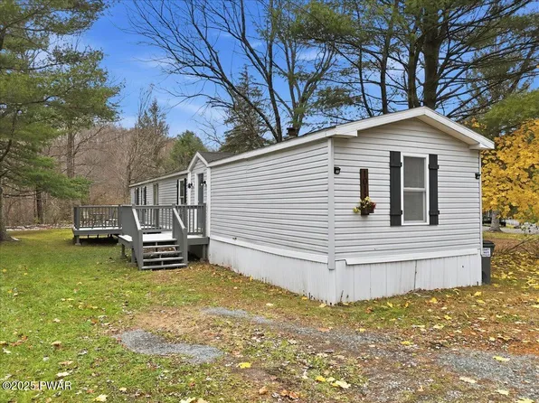 1011 Towpath Rd, Honesdale, PA 18431