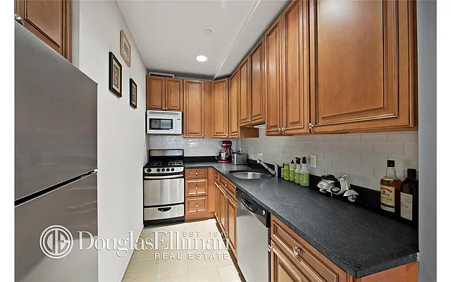 Sold by Douglas Elliman | media 3