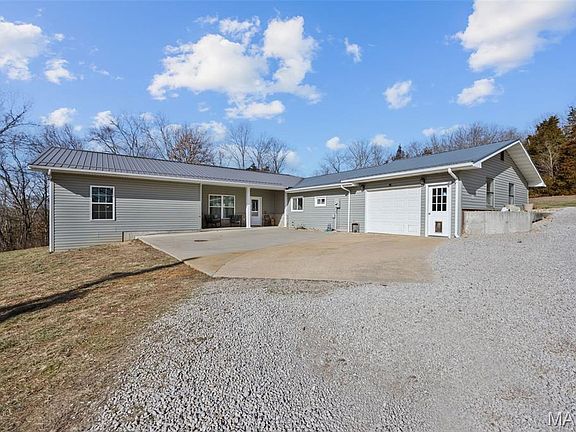 2nd image of 10179 Vine Rd