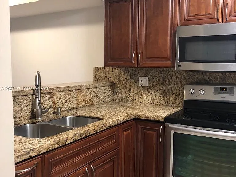 8000 SW 149th Ave #A406 — Photo 15