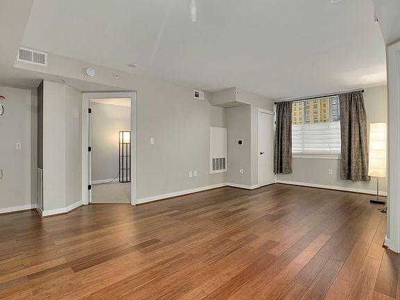 4th image of 1000 New Jersey Ave SE APT 219