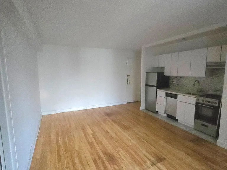 88-11 34th Ave #6N — Photo 3