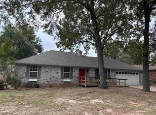 9 Fair Oaks Dr, Conway, AR 72034