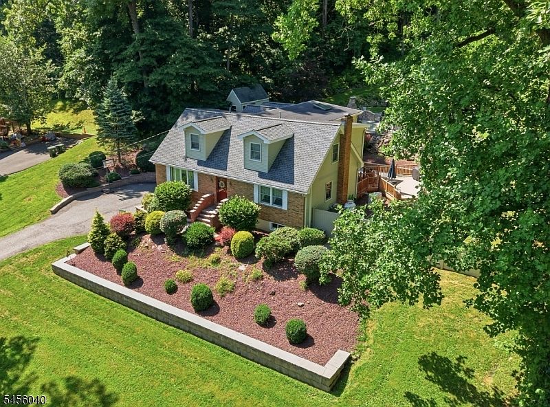1st image of 70 Old Mountain Rd