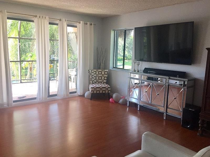 1st image of 623 N University Dr