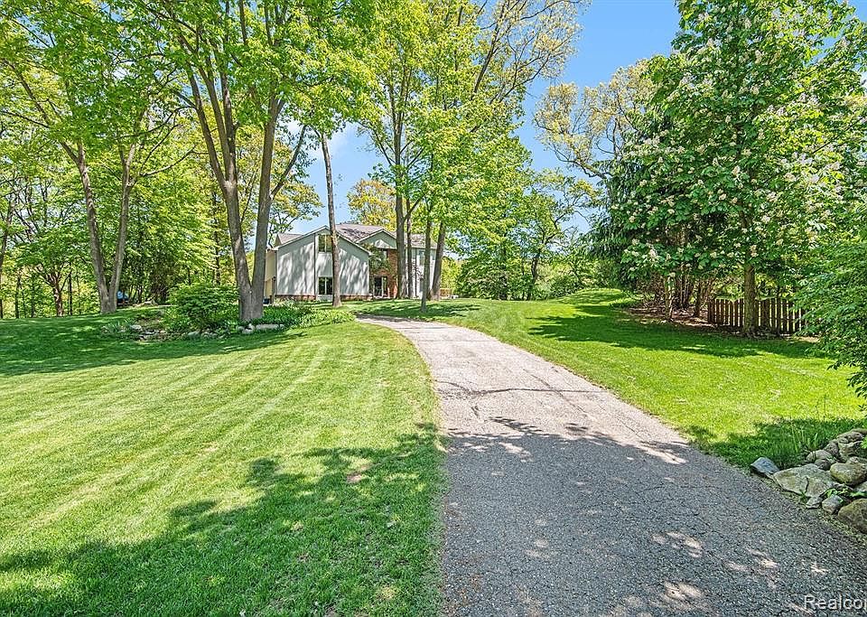 7070 Lake Shannon Ct, Fenton, MI 48430 Zillow