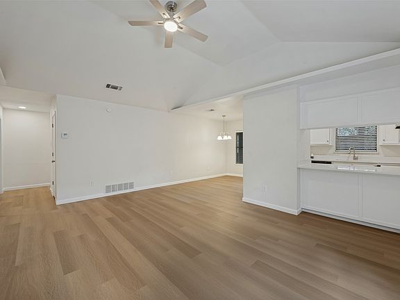 5th image of 1305 Nelson Pl