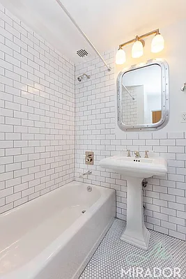 Rented by Mirador Real Estate | media 31