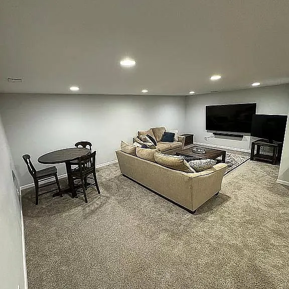 16419 Ohio St — Photo 13
