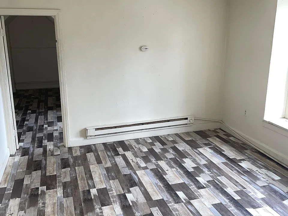 1 N Main St #5