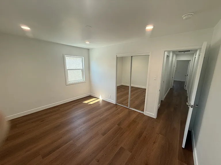 11247 Dalwood Ave — Photo 9