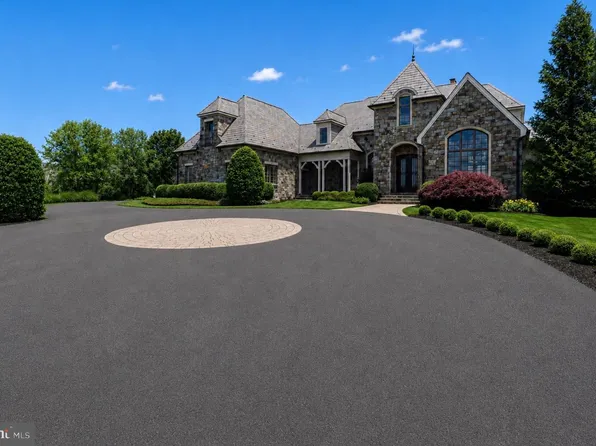22786 Creighton Farms Dr, Leesburg, VA 20175