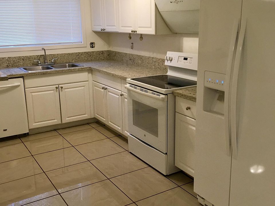 1st image of 4618 Grand Dr Unit 2
