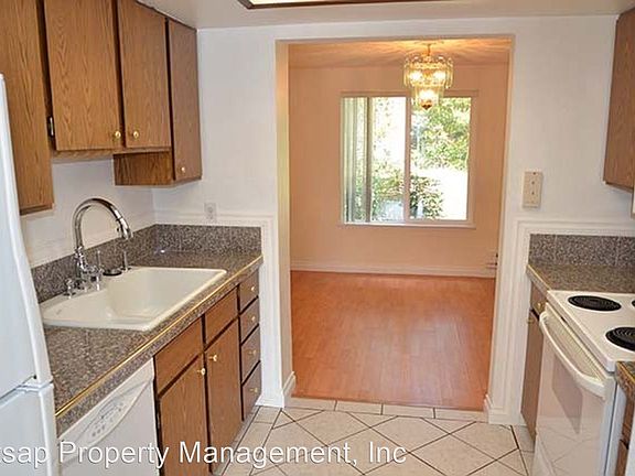 4th image of 3112 Rustlewood Ln SE